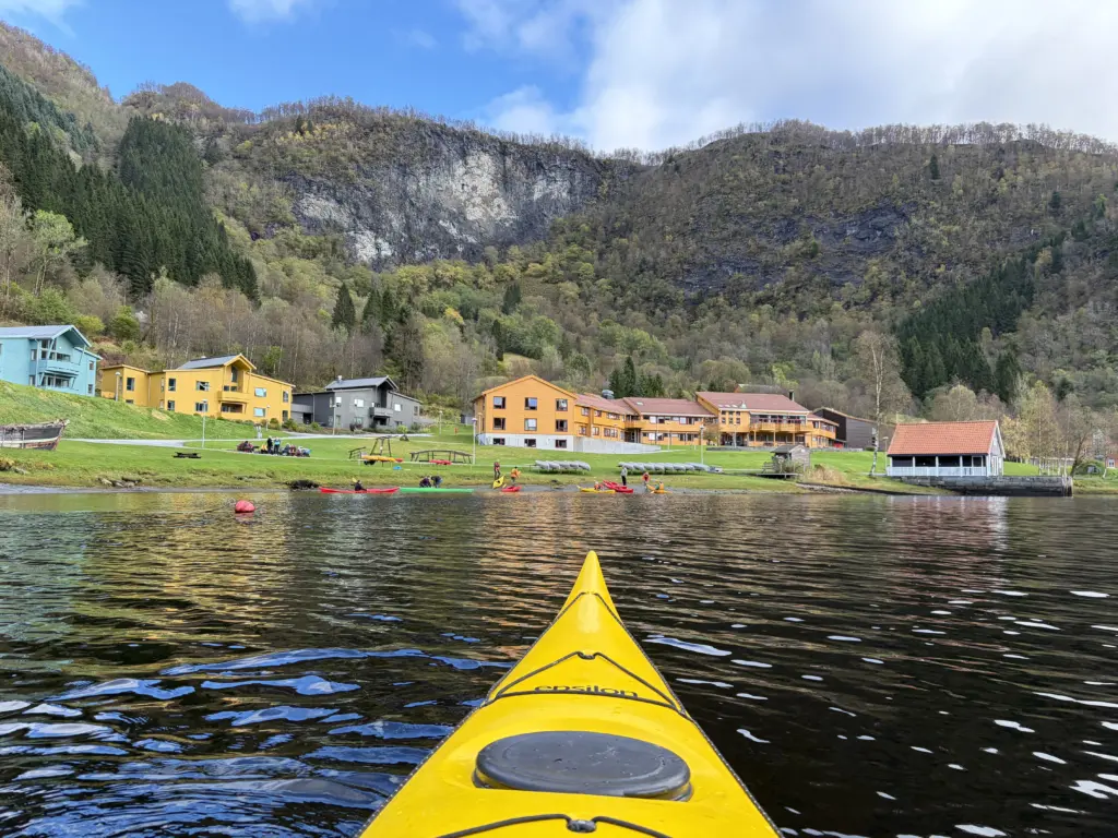 kajakktur på fjorden haugland rehabiliteringssenter